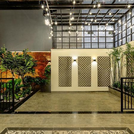 Cozrum Homes The Gallery Residence โฮจิมินห์ซิตี้ ภายนอก รูปภาพ