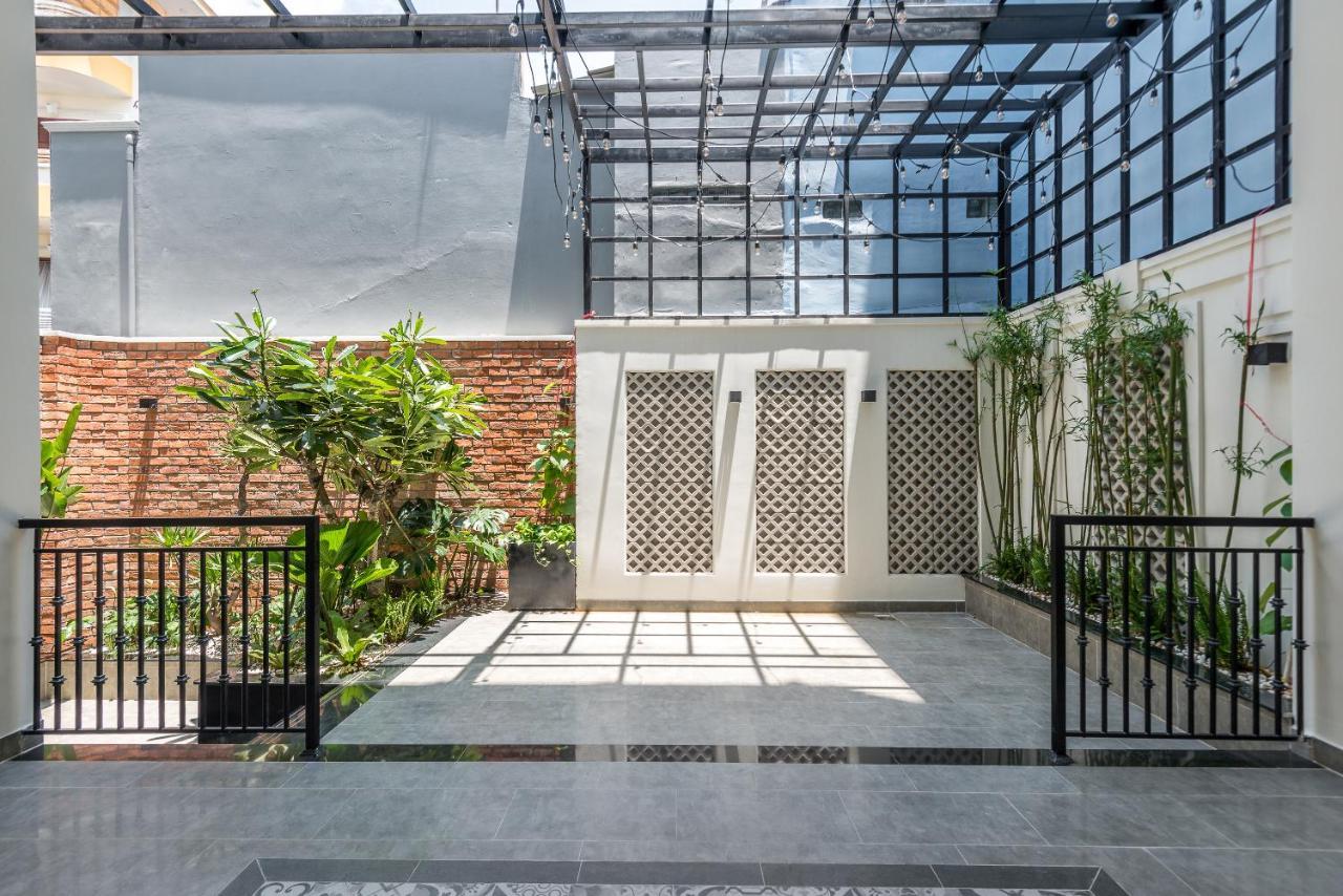 Cozrum Homes The Gallery Residence โฮจิมินห์ซิตี้ ภายนอก รูปภาพ