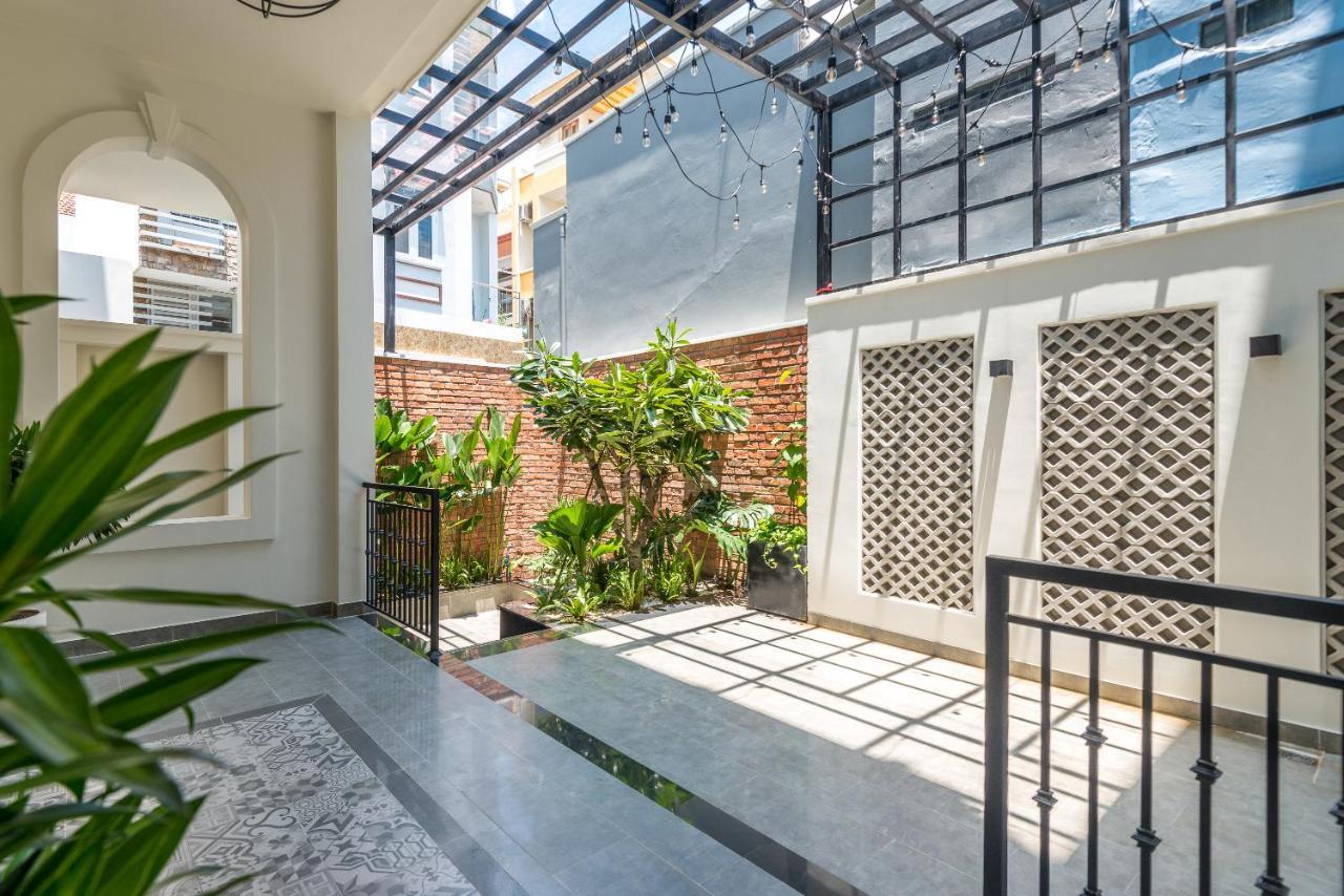 Cozrum Homes The Gallery Residence โฮจิมินห์ซิตี้ ภายนอก รูปภาพ